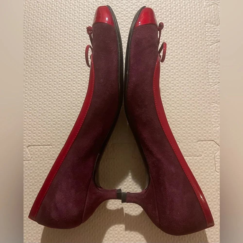 Stuart Weitzman Red Suede Kitten Heels 7M - Picture 2 of 3